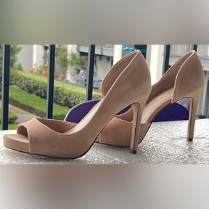 Charles by Charles David Stilettos Suede Size 5 in Beige 3.5 inches heel height